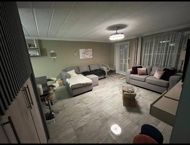 2 BEDROOM SECTIONAL TITLE FOR SALE IN RAVENSWOOD